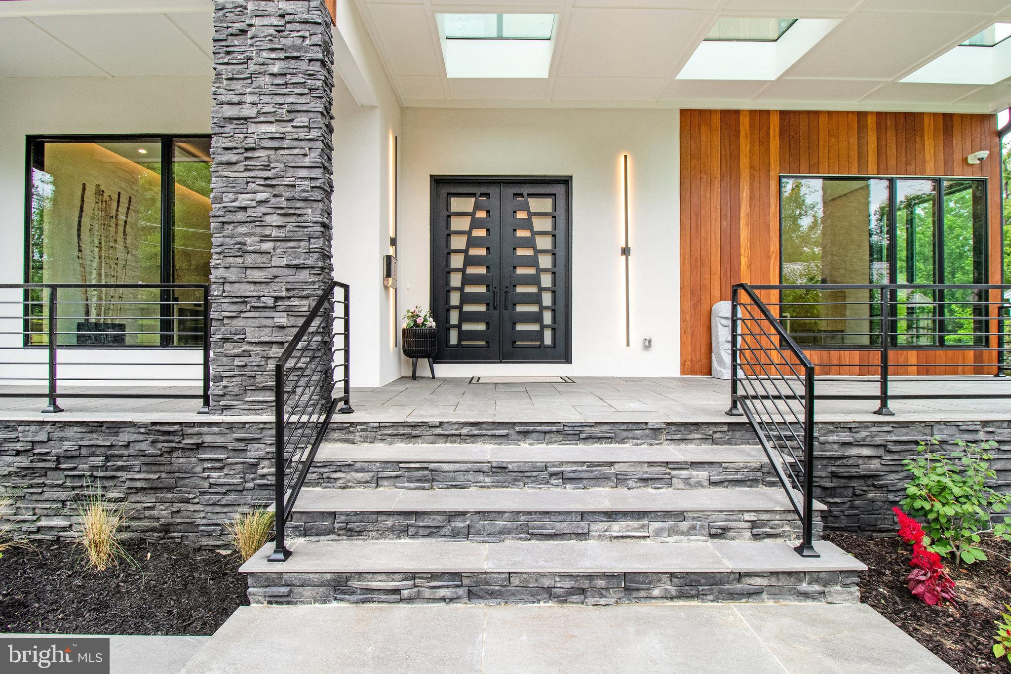 7816 GEORGETOWN PIKE