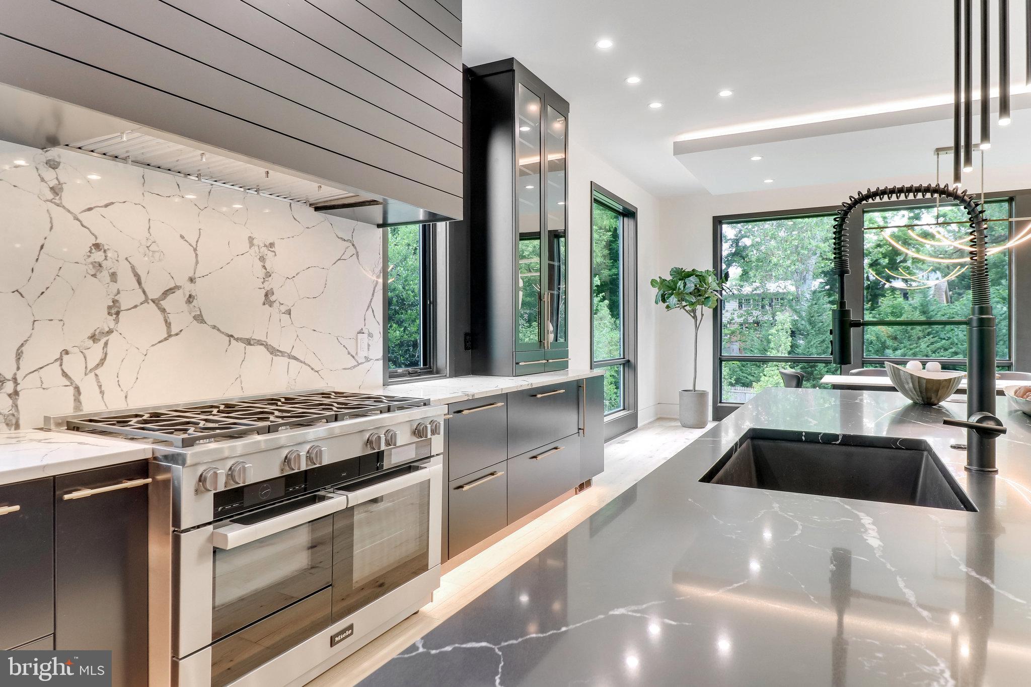 7816 GEORGETOWN PIKE