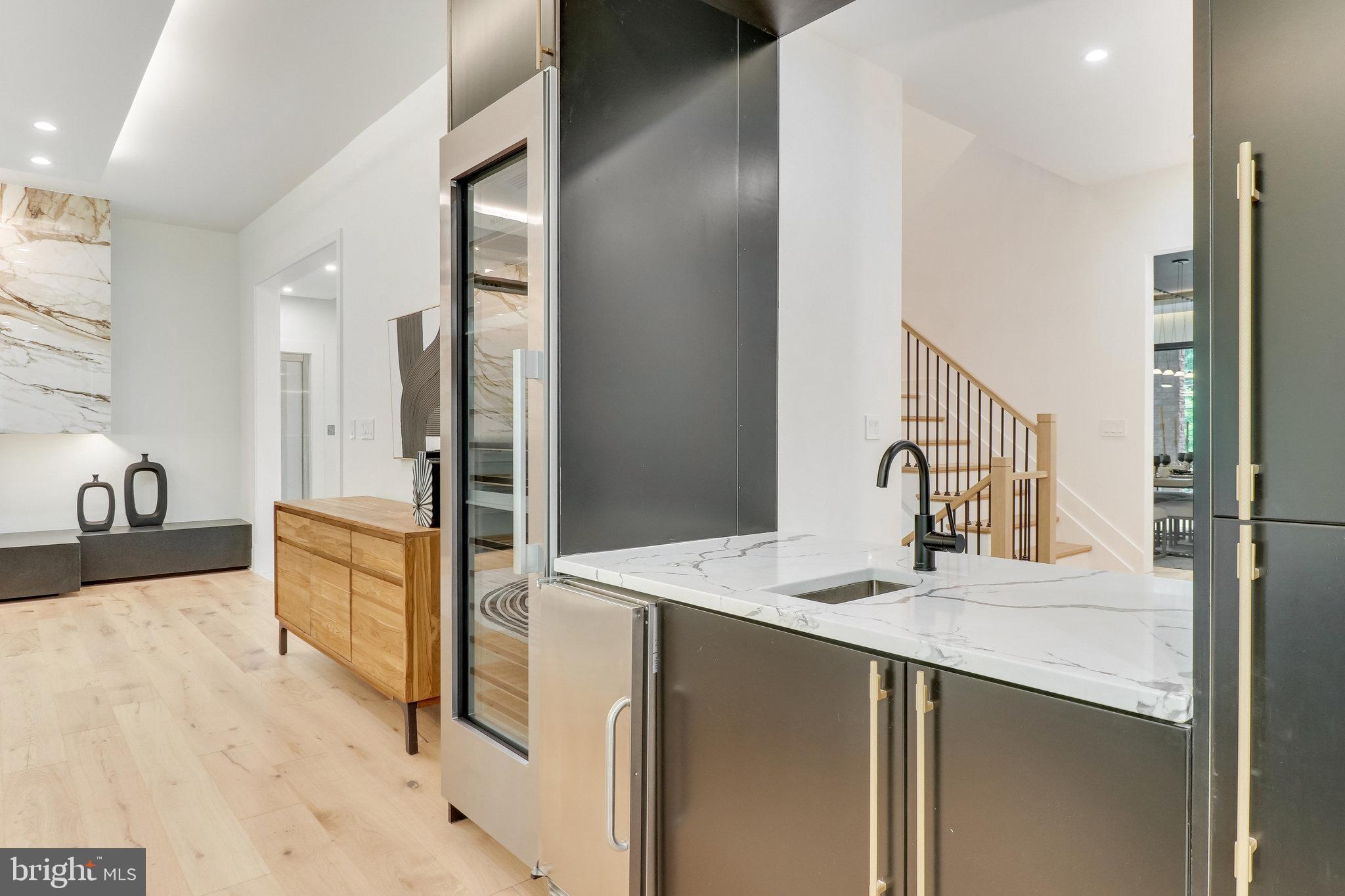 7816 GEORGETOWN PIKE