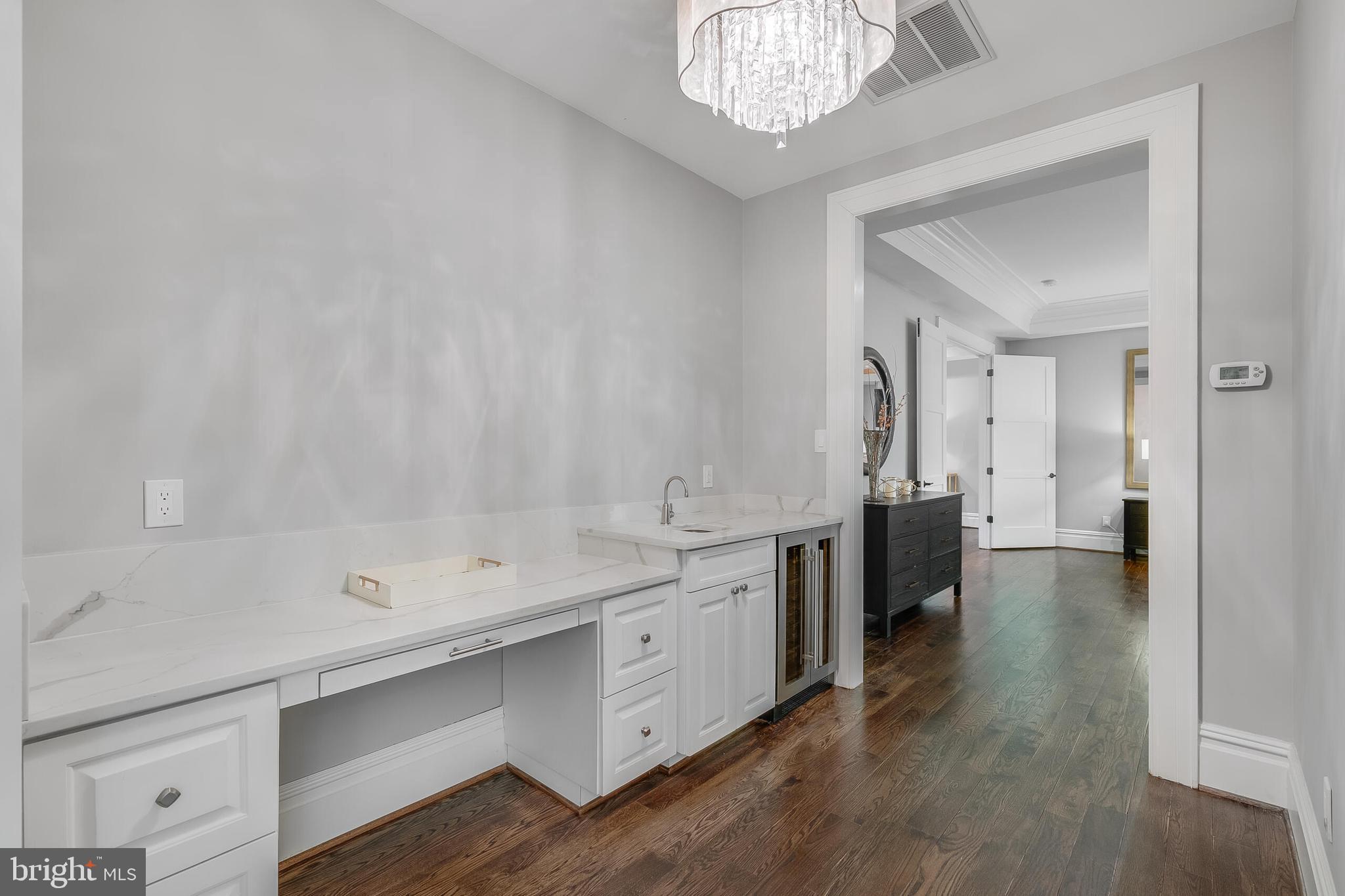 7004 RIVER OAKS DRIVE