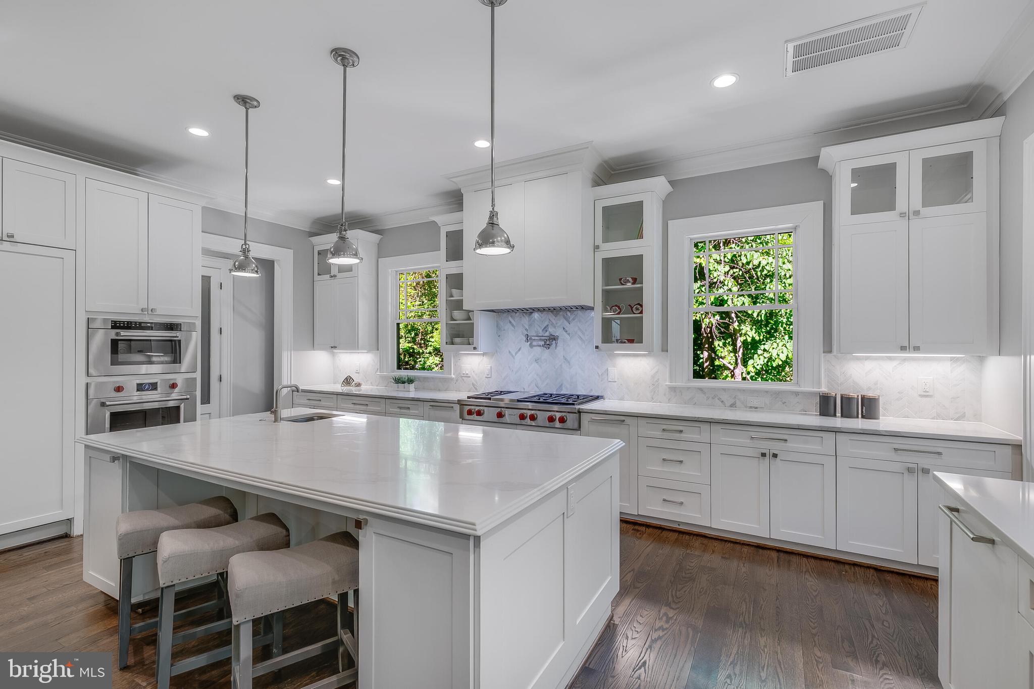 7004 RIVER OAKS DRIVE