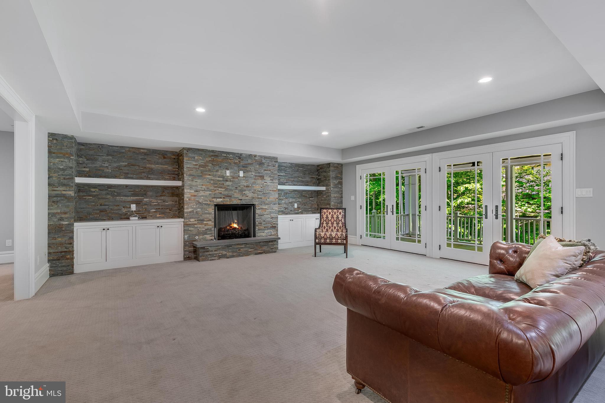 7004 RIVER OAKS DRIVE