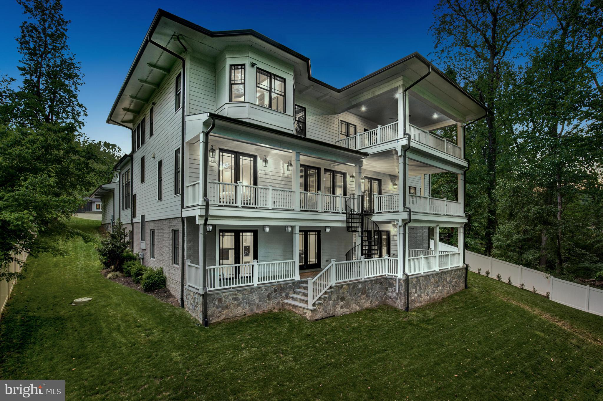 7004 RIVER OAKS DRIVE