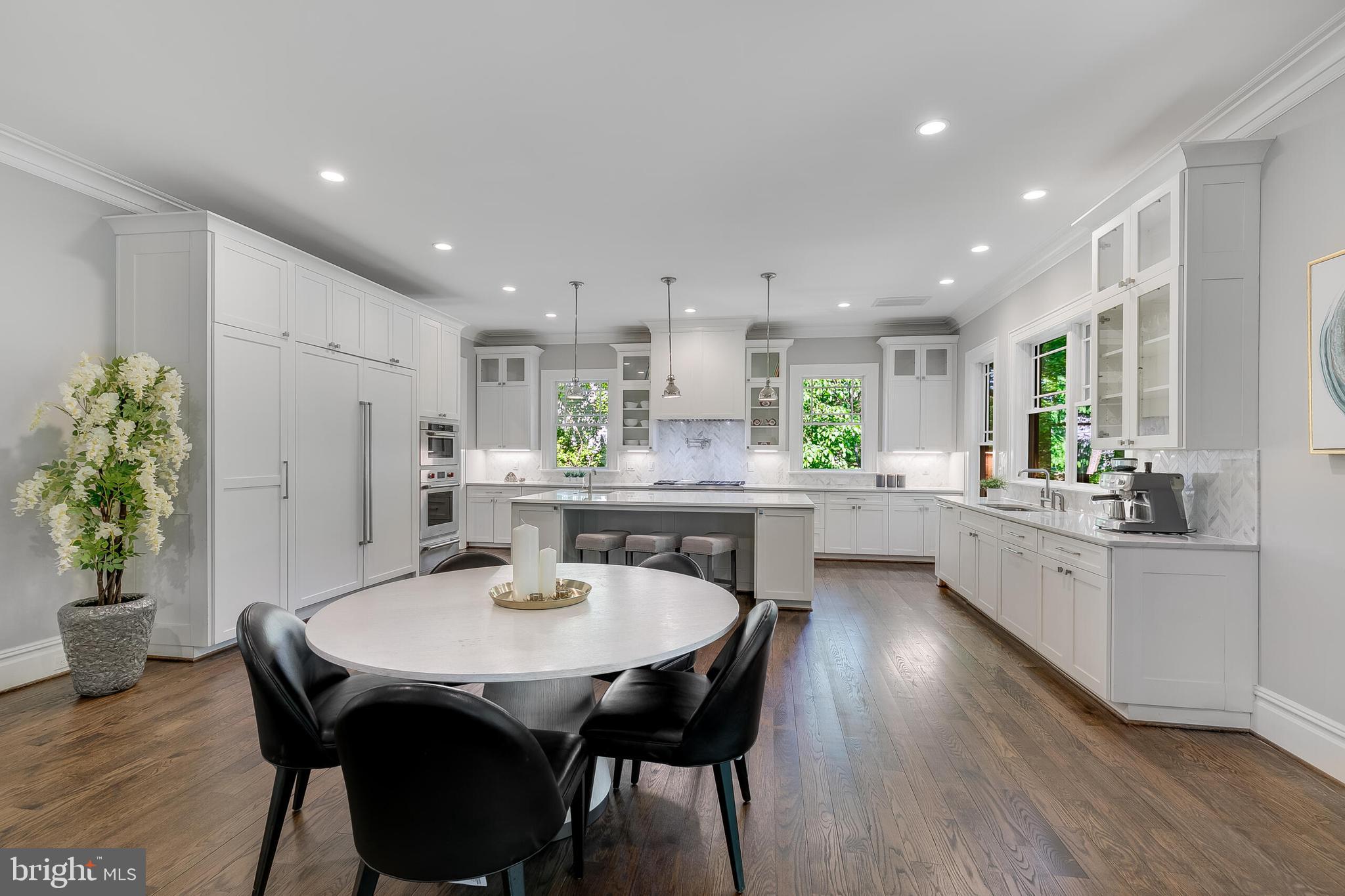 7004 RIVER OAKS DRIVE