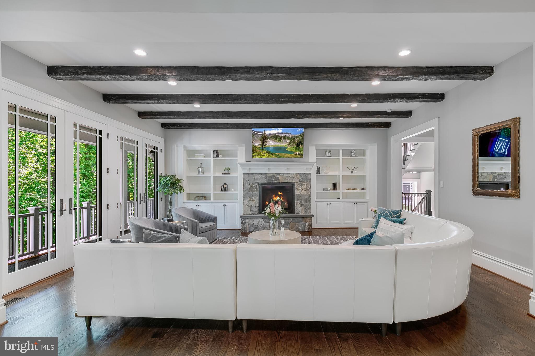 7004 RIVER OAKS DRIVE