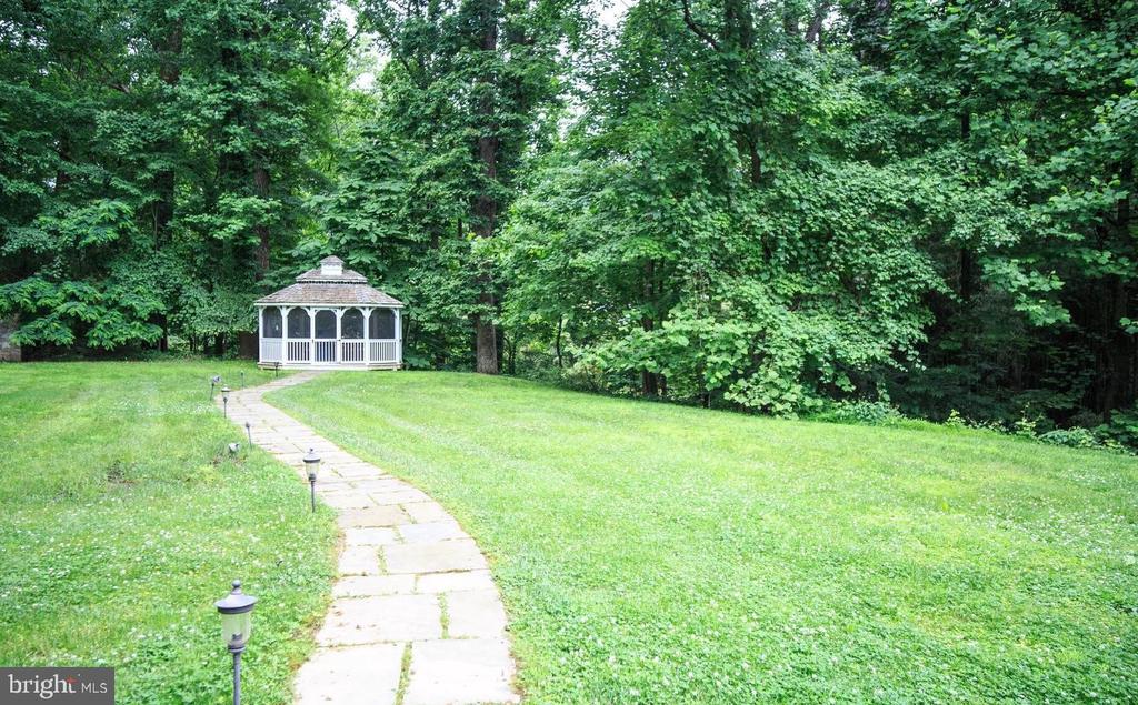 6125 OLD DOMINION DRIVE