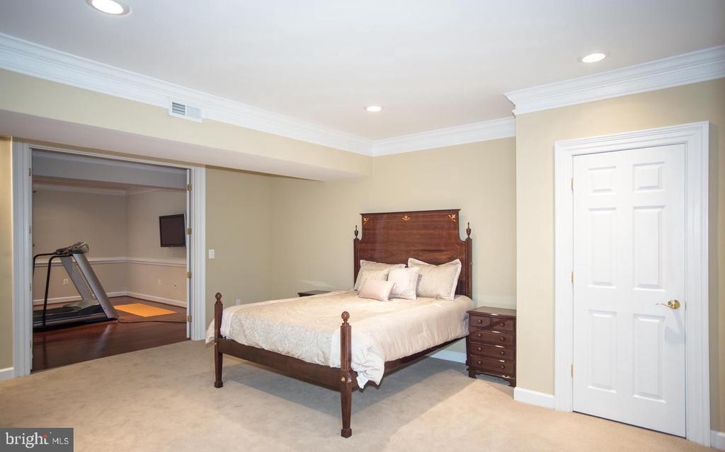 6125 OLD DOMINION DRIVE