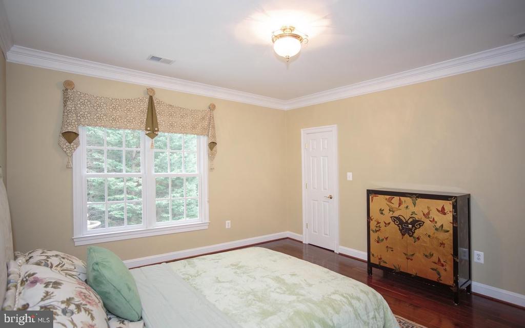 6125 OLD DOMINION DRIVE