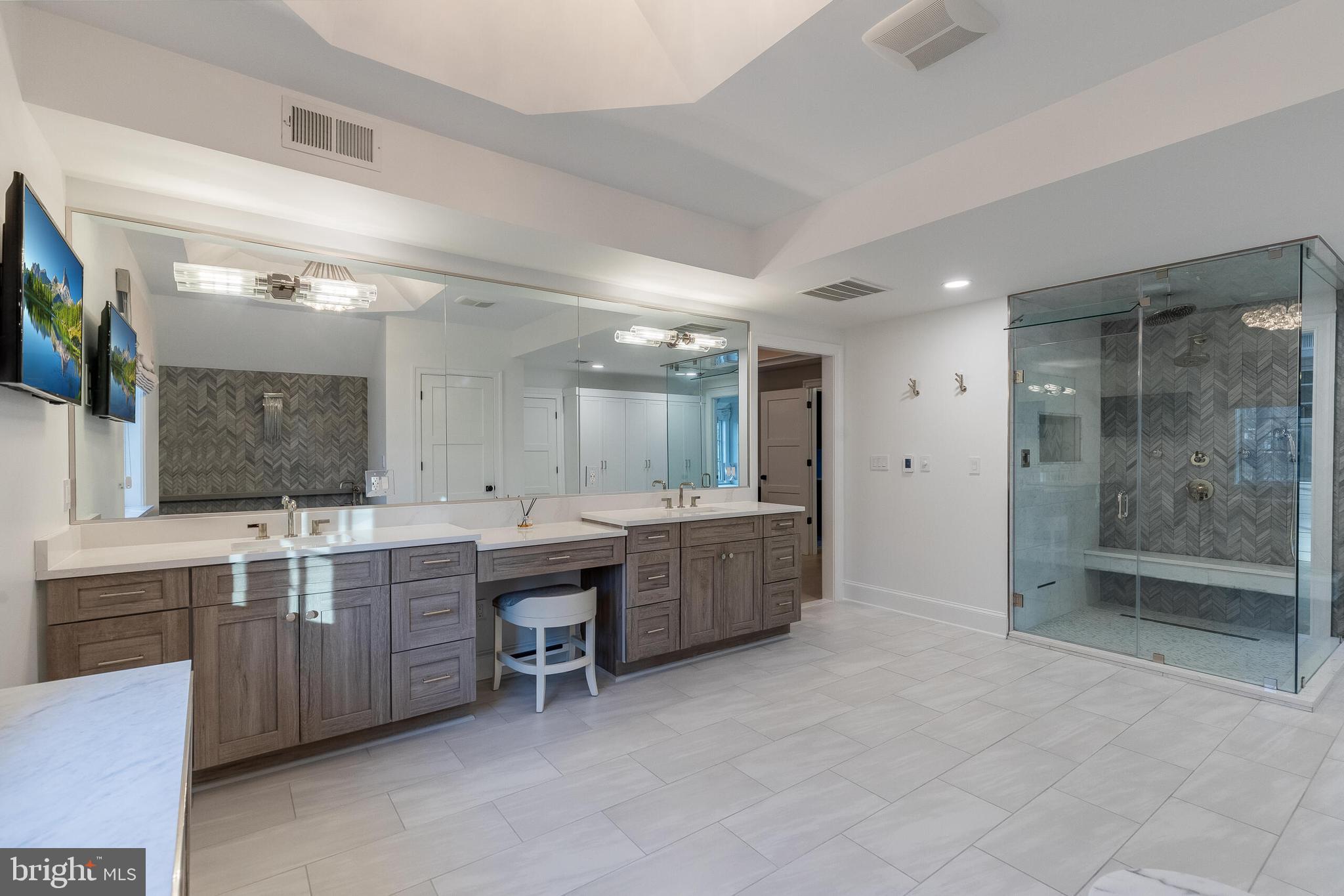 6704 LUPINE LANE