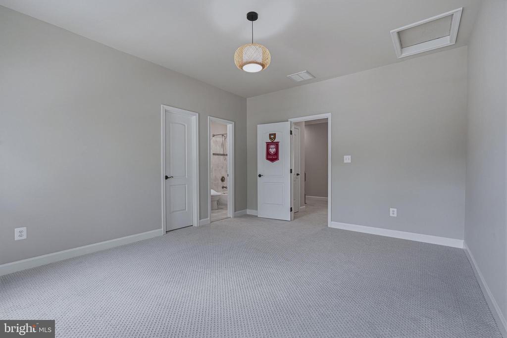 6804 DEAN DRIVE