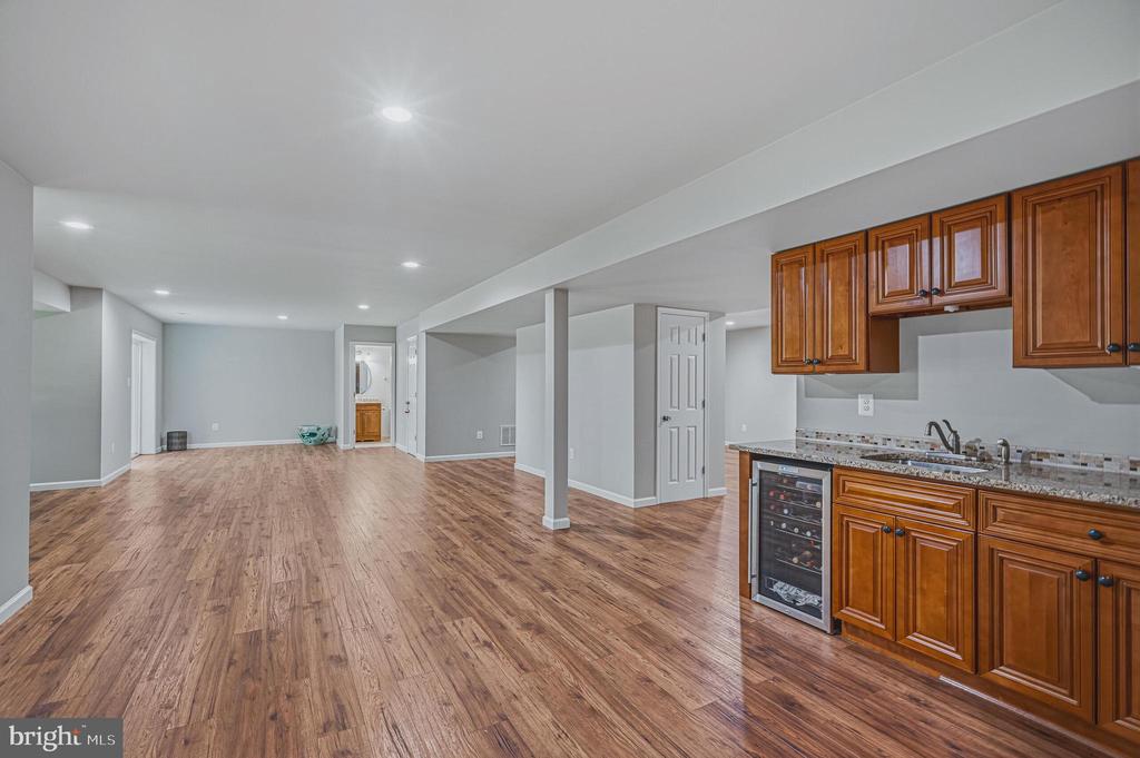 6804 DEAN DRIVE