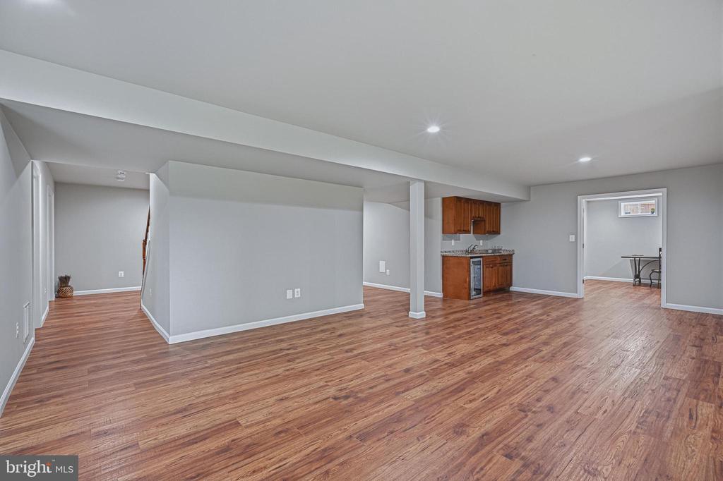 6804 DEAN DRIVE
