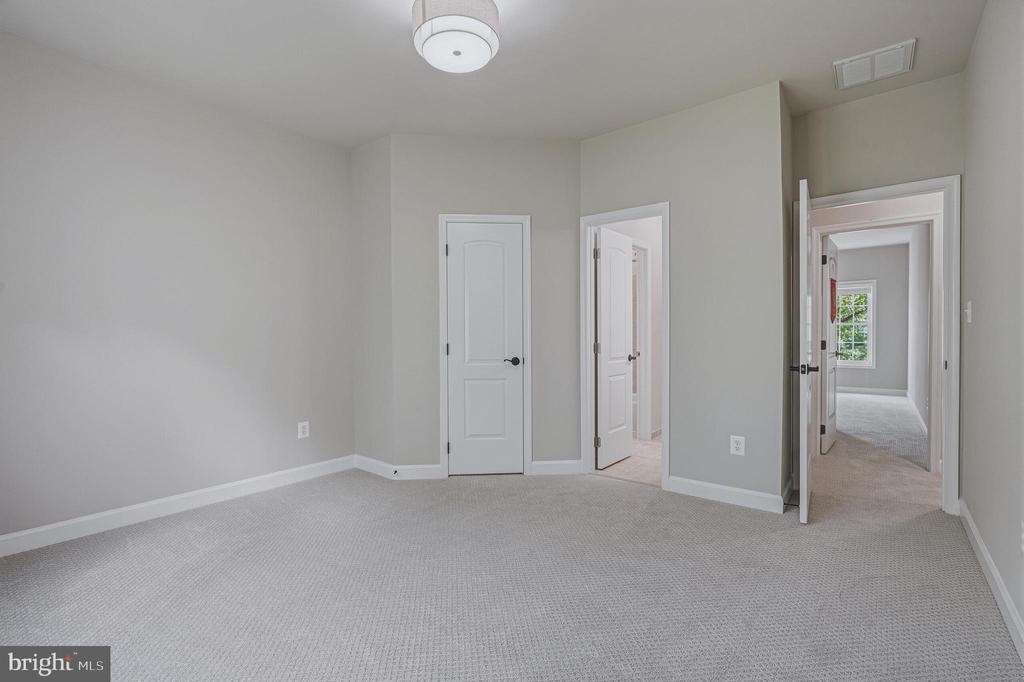 6804 DEAN DRIVE