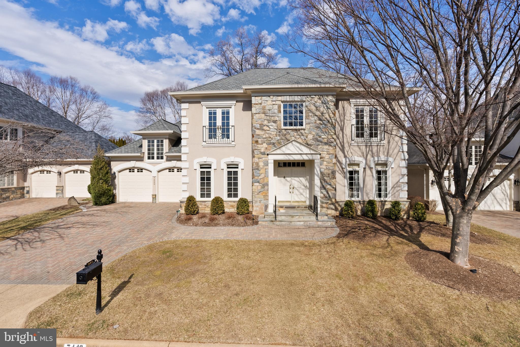 7440 OLD MAPLE SQUARE