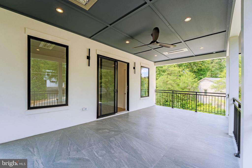 1434 WAGGAMAN CIRCLE