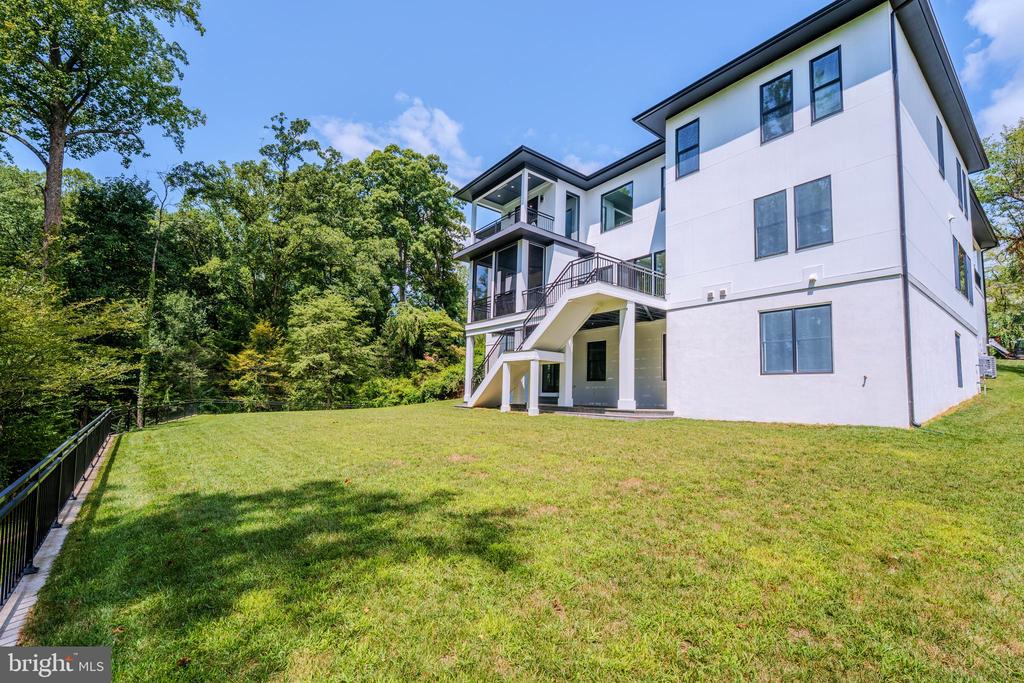 1434 WAGGAMAN CIRCLE