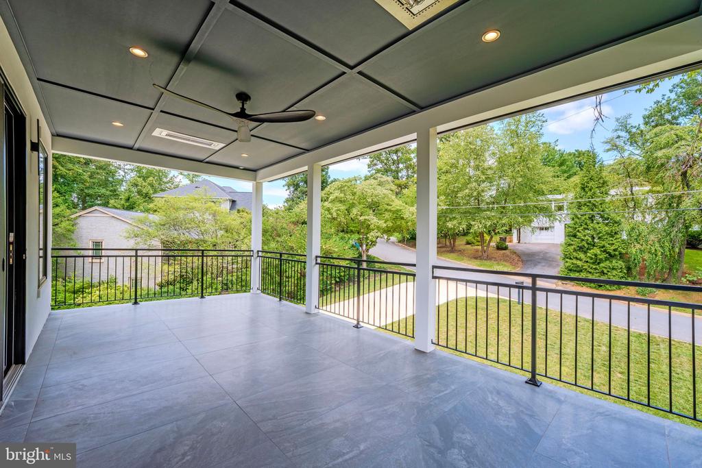 1434 WAGGAMAN CIRCLE