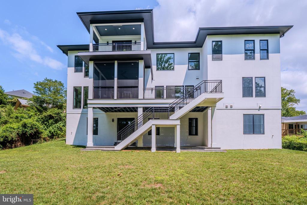 1434 WAGGAMAN CIRCLE