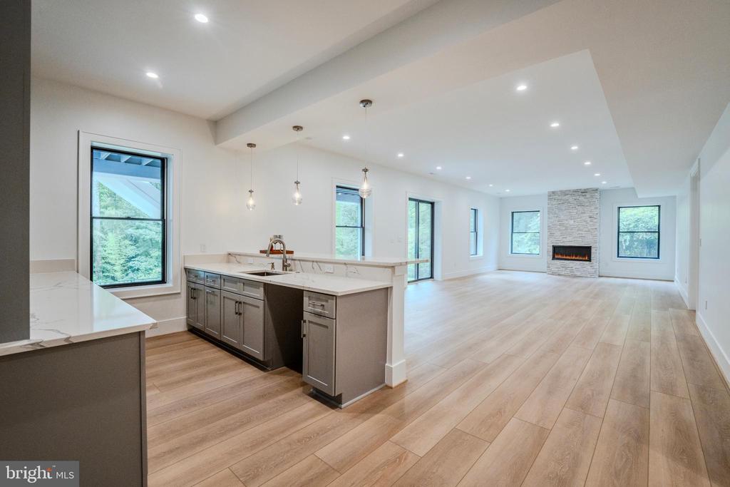 1434 WAGGAMAN CIRCLE