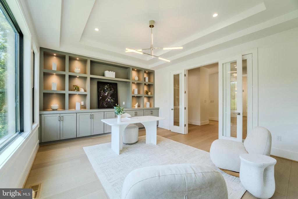 1434 WAGGAMAN CIRCLE