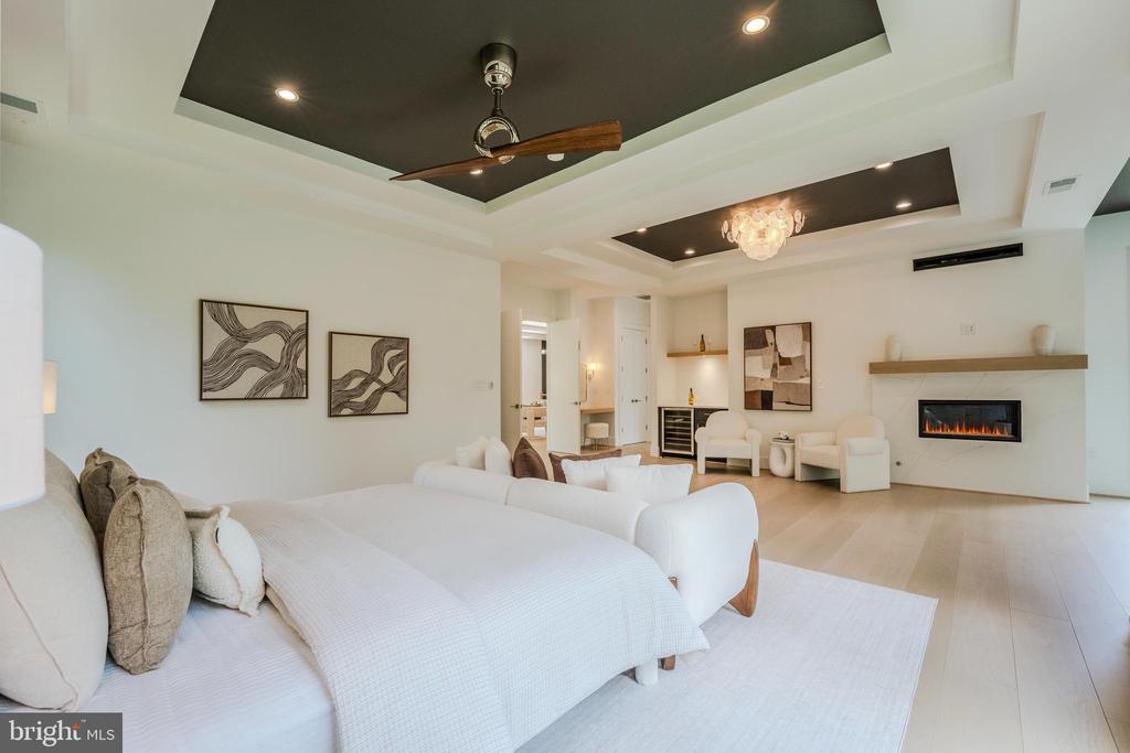 1434 WAGGAMAN CIRCLE