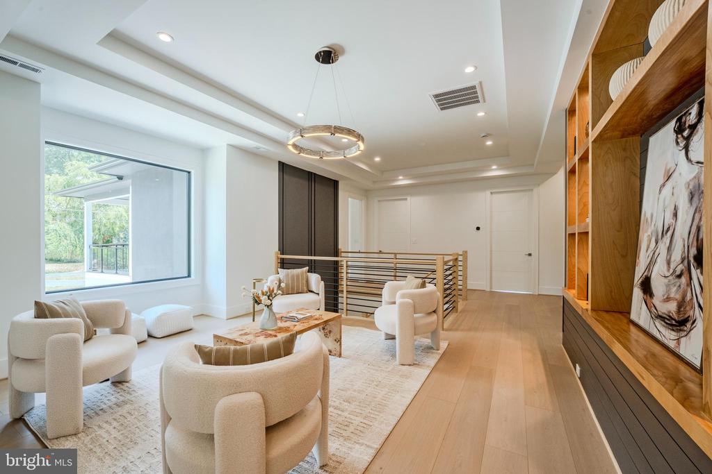 1434 WAGGAMAN CIRCLE