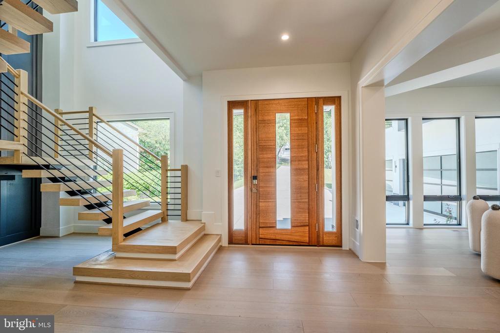 1434 WAGGAMAN CIRCLE