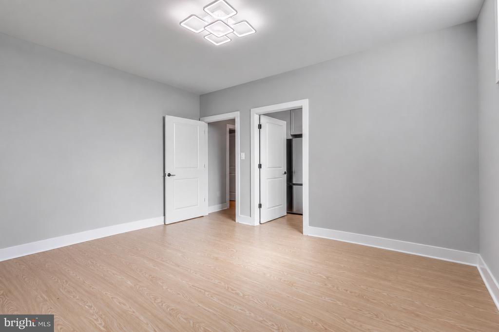 1435 MAYFLOWER DRIVE
