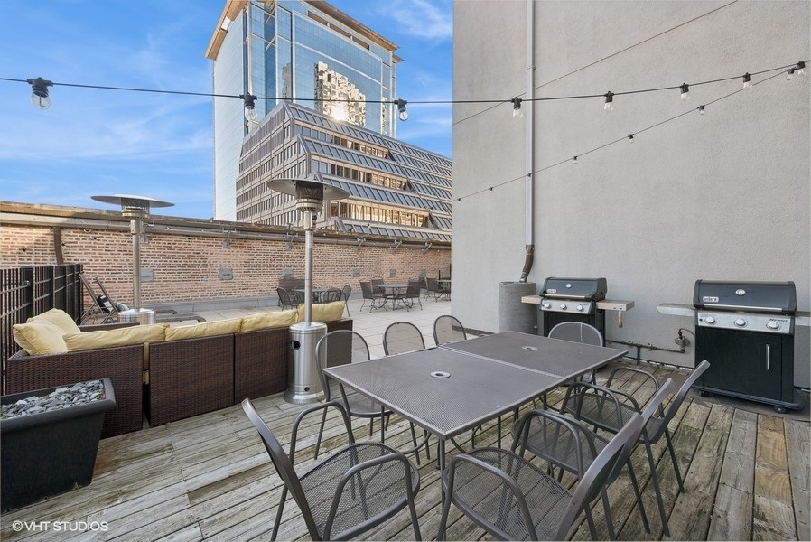 8 W Monroe Street Unit: 504