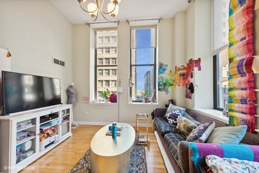 8 W Monroe Street Unit: 504