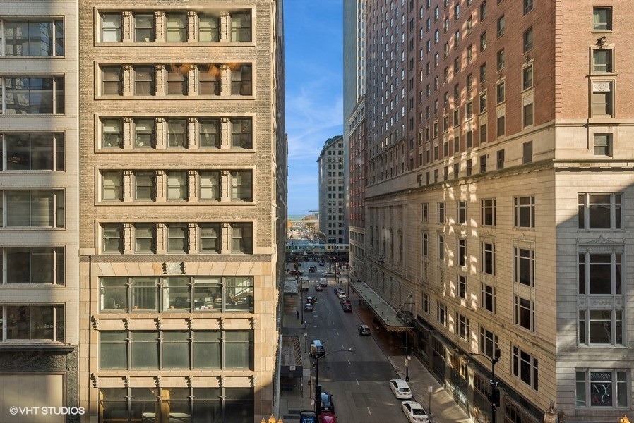 8 W Monroe Street Unit: 504