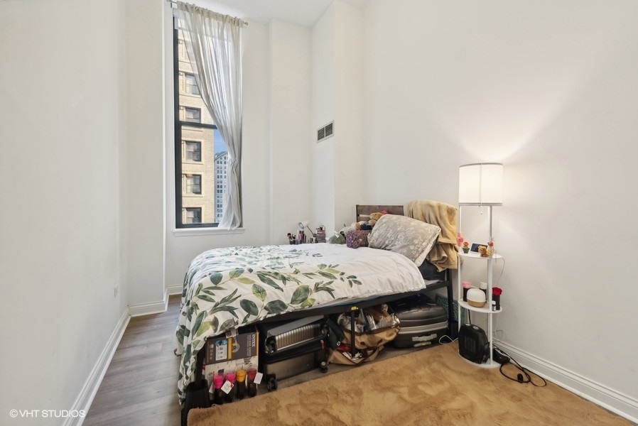 8 W Monroe Street Unit: 504
