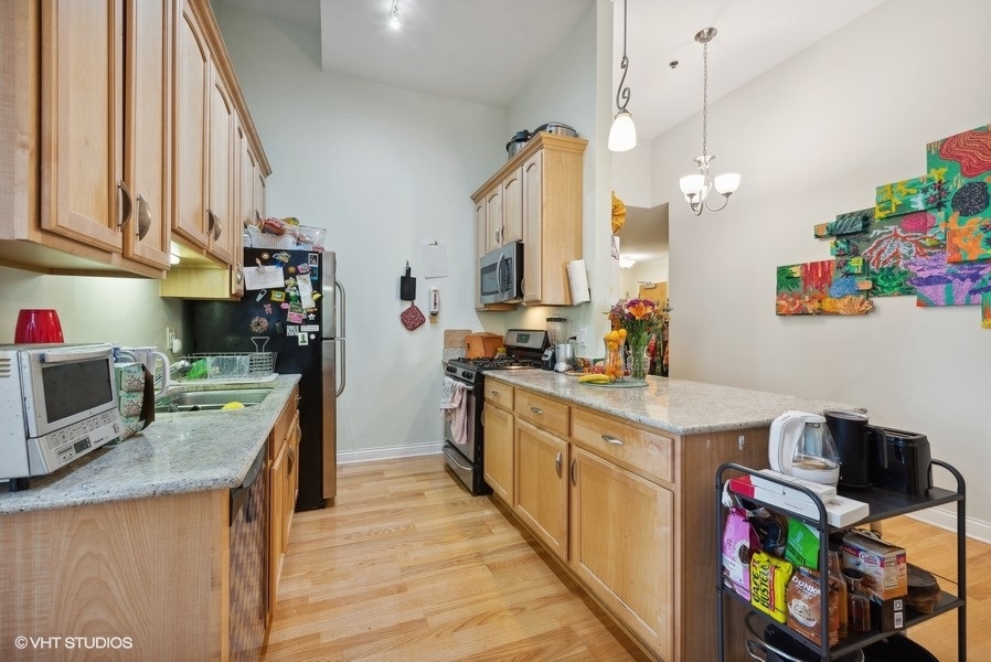 8 W Monroe Street Unit: 504