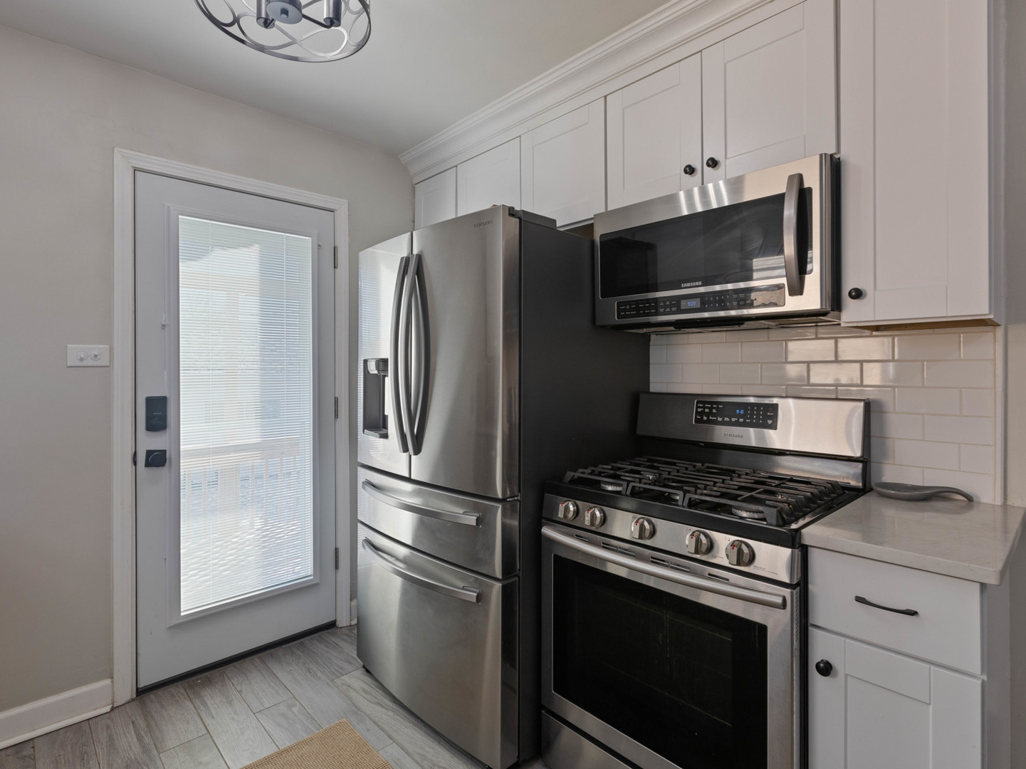 3939 N Cumberland Avenue