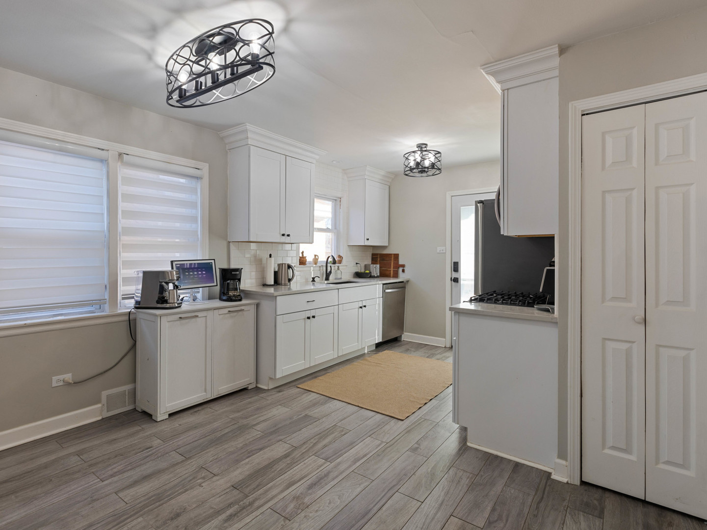 3939 N Cumberland Avenue