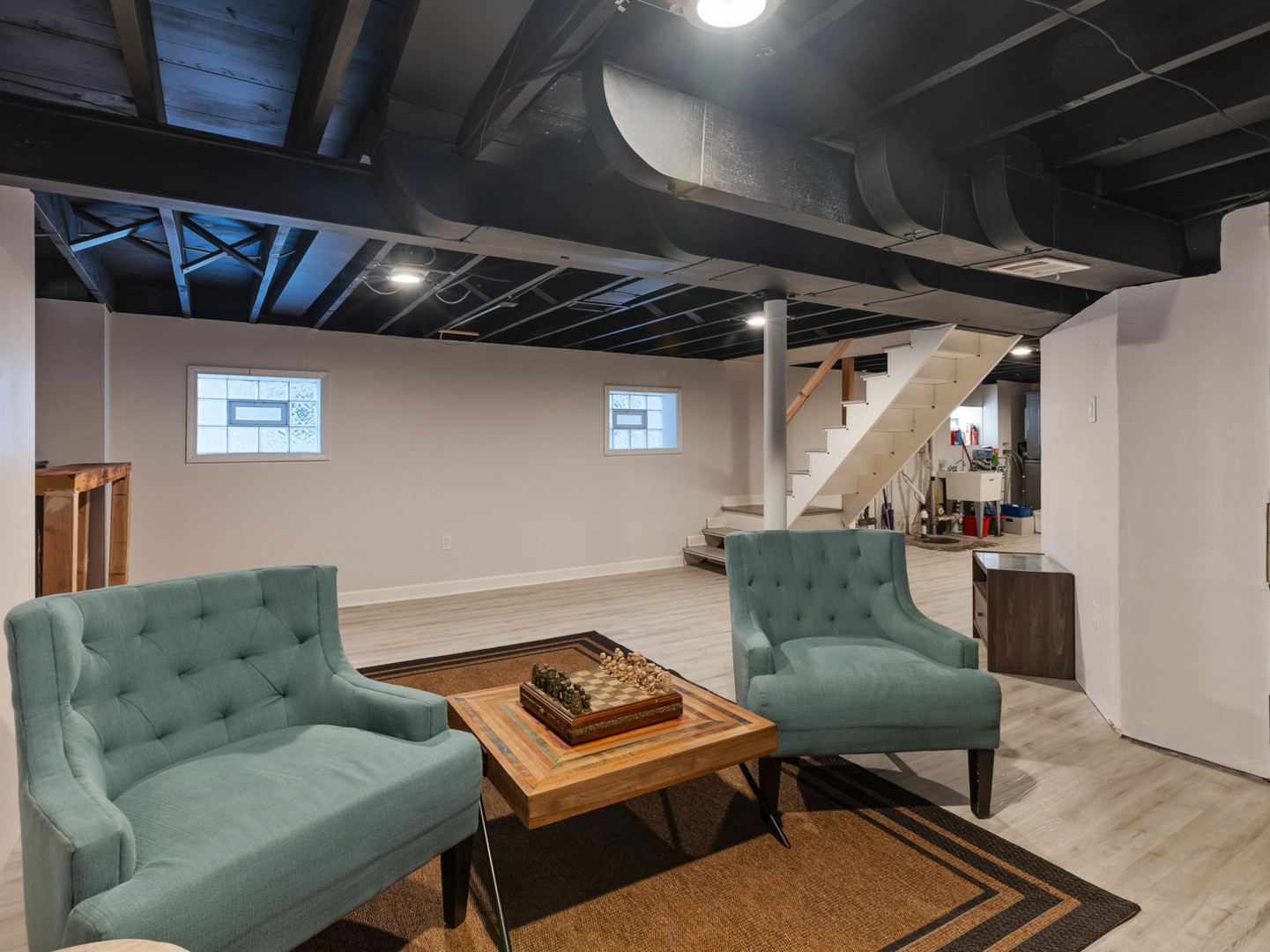 3939 N Cumberland Avenue