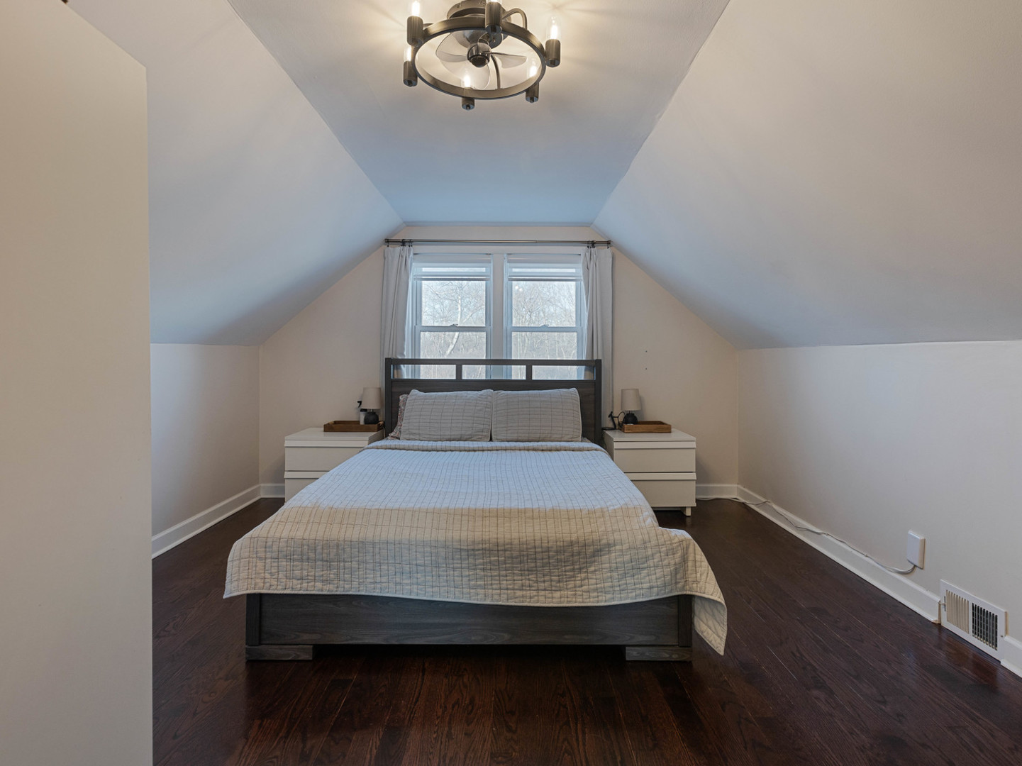 3939 N Cumberland Avenue