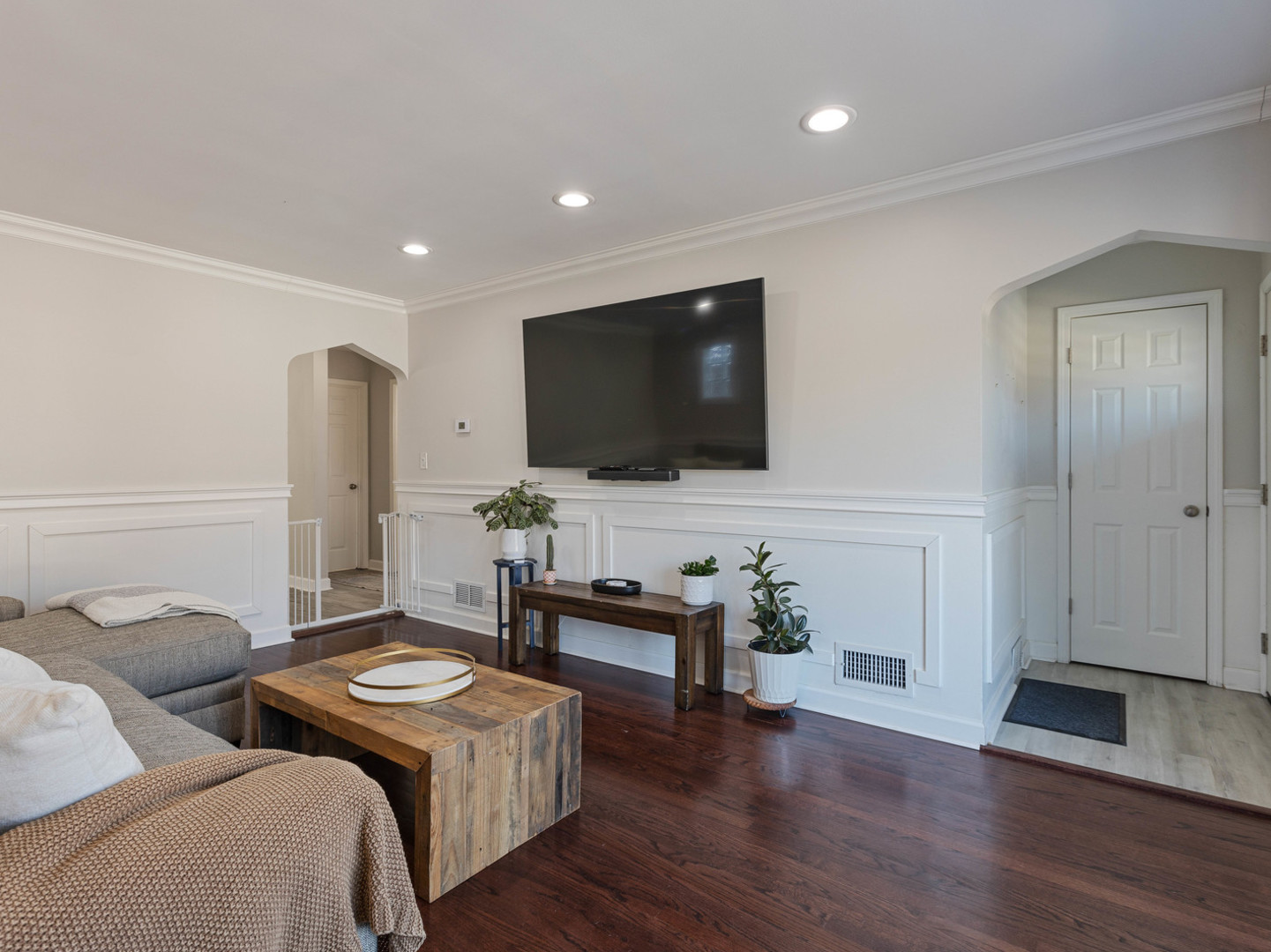 3939 N Cumberland Avenue