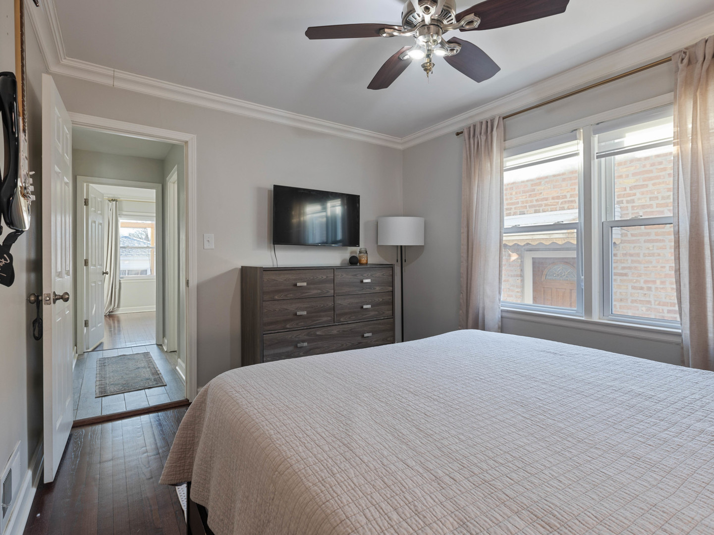 3939 N Cumberland Avenue