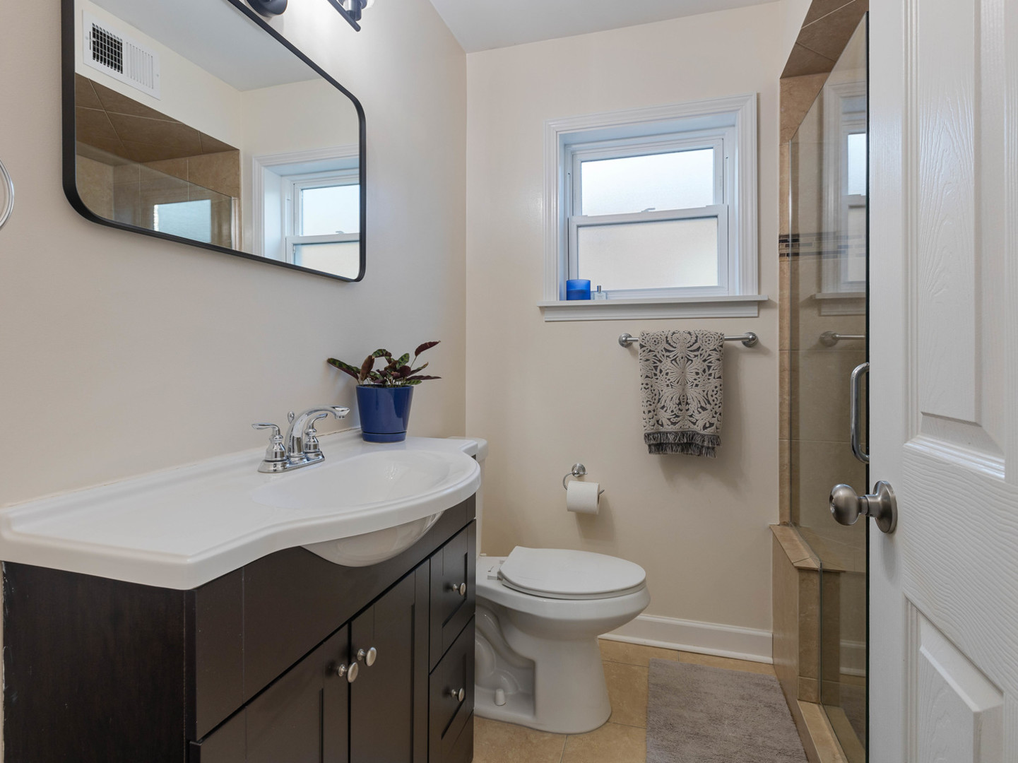 3939 N Cumberland Avenue