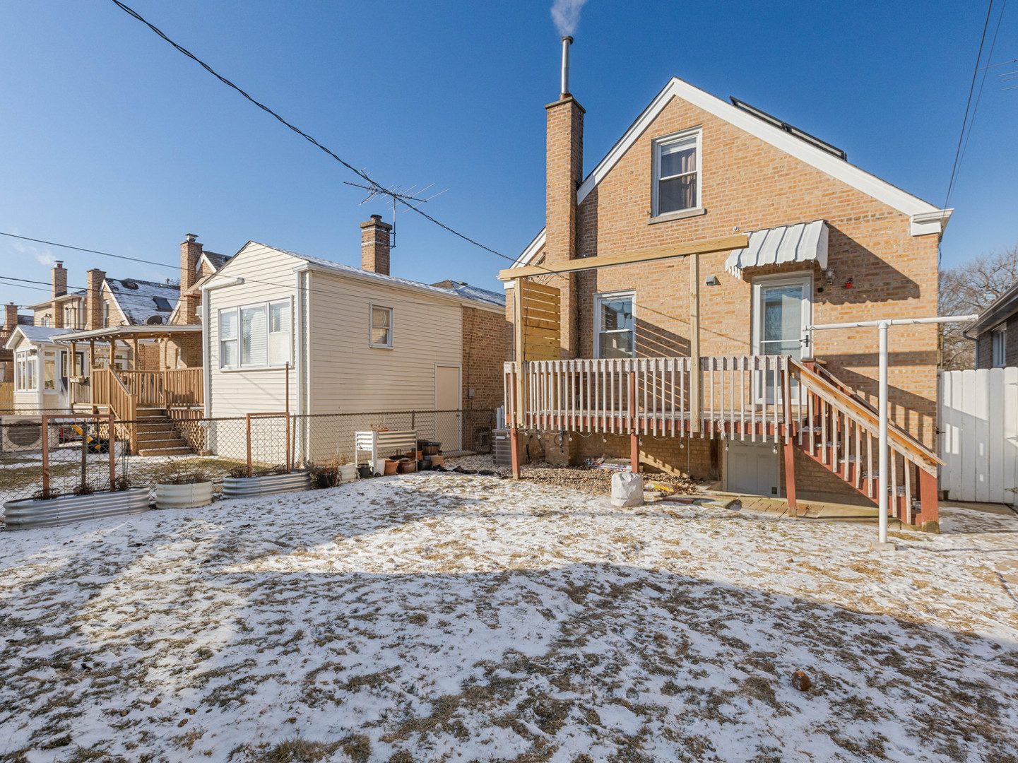 3939 N Cumberland Avenue