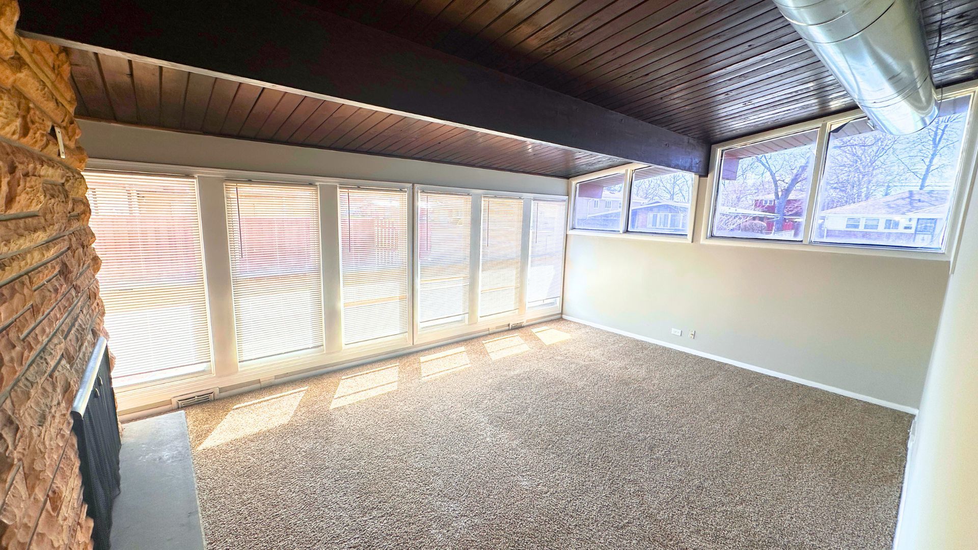 15203 Meadow Lane