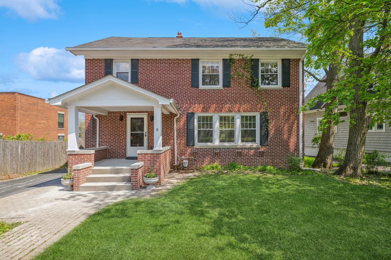 1557 Green Bay Road