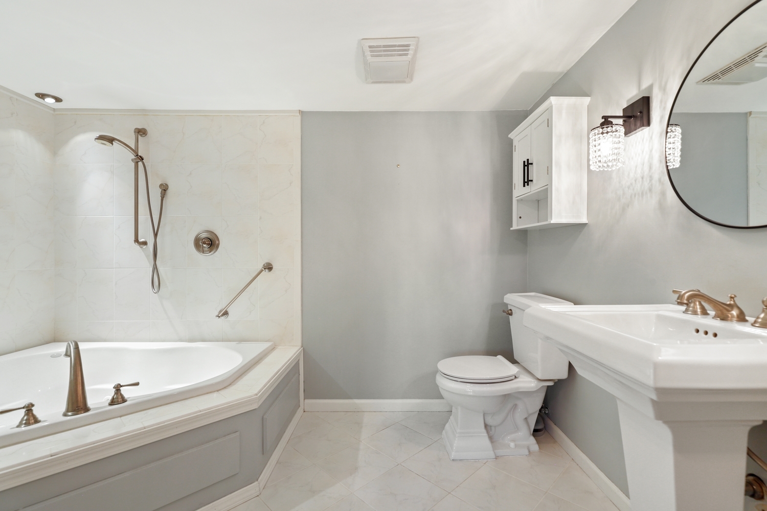 12133 Black Pine Trail