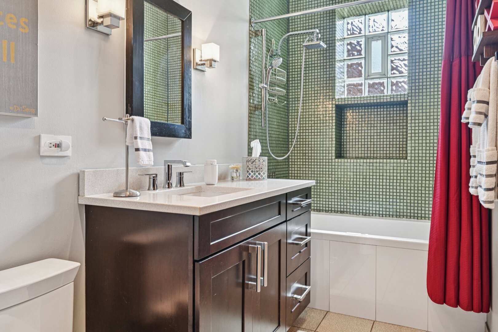 4107 N Greenview Avenue Unit: 2S