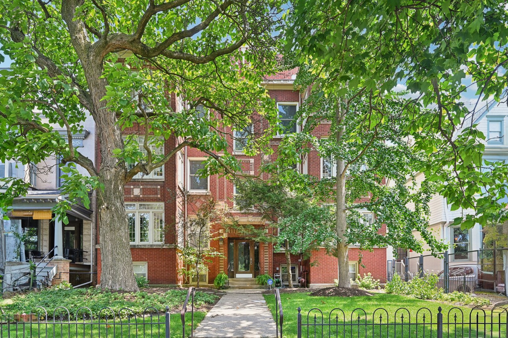 4107 N Greenview Avenue Unit: 2S