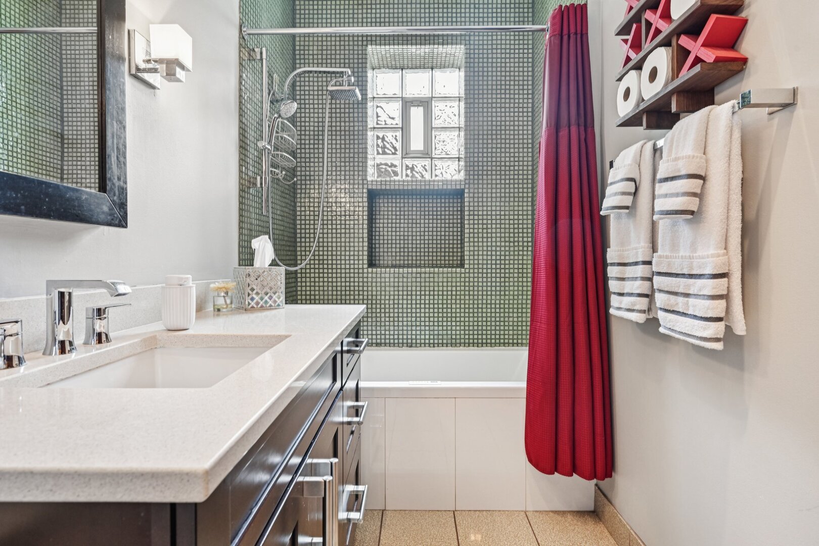 4107 N Greenview Avenue Unit: 2S