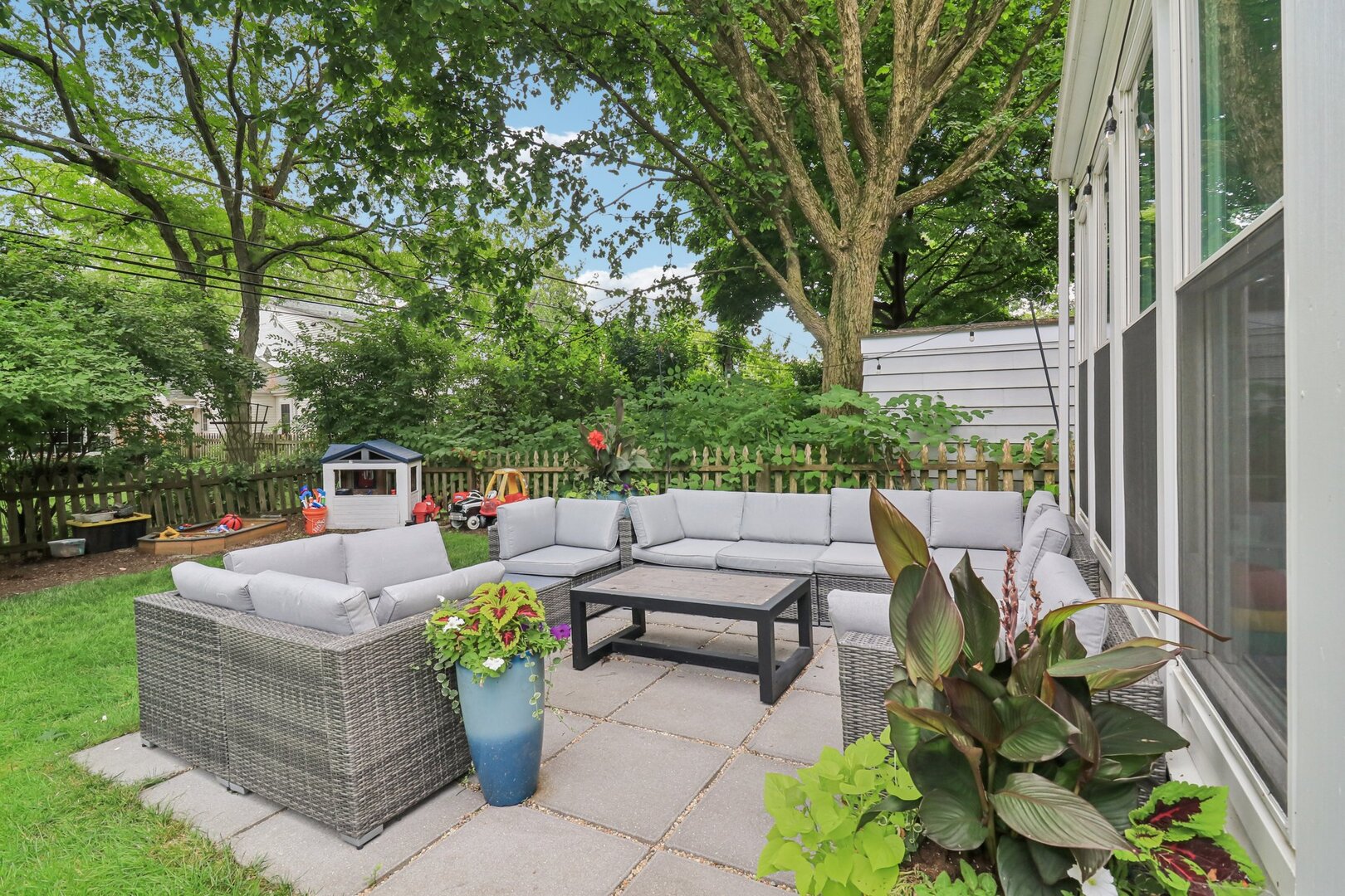 9513 Lincolnwood Drive