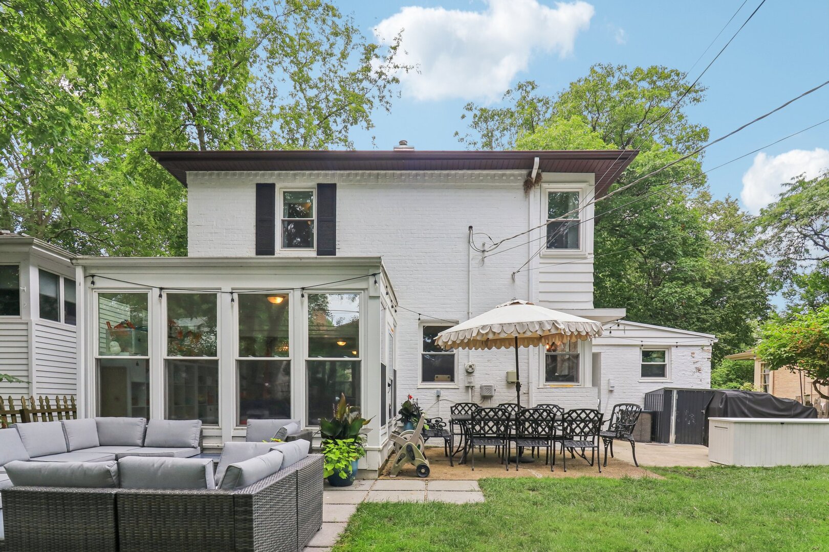 9513 Lincolnwood Drive