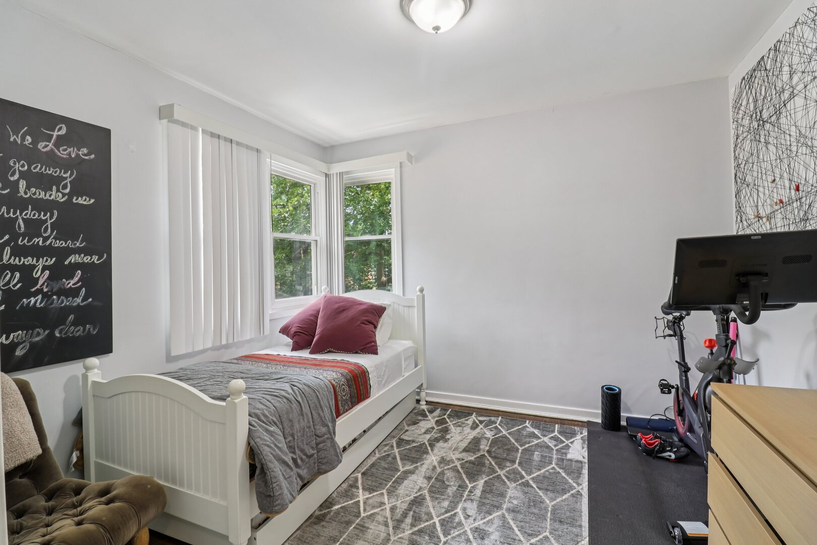 9513 Lincolnwood Drive